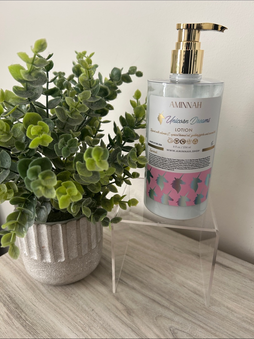 Aminnah Unicorn Dreams Moisturizing Lotion — Pink NWT